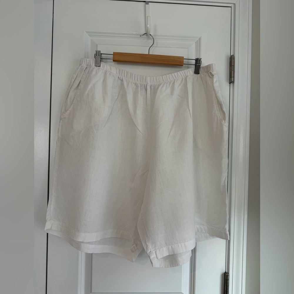 FLAX Women’s Linen White Pull On Shorts Size 2G